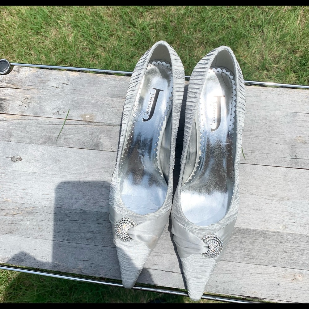 J.Renee’ silver/grey ladies pump